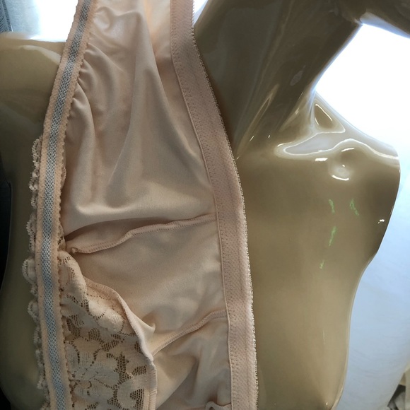 42 B/C/D Glamorise wireless bandeau style 1800 bra - Picture 16 of 16